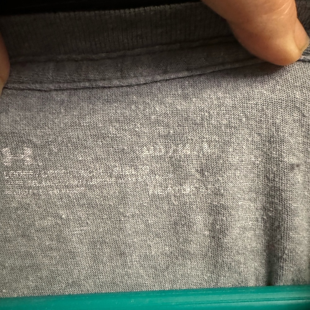 Under Armour shirt - Picture 3 of 3